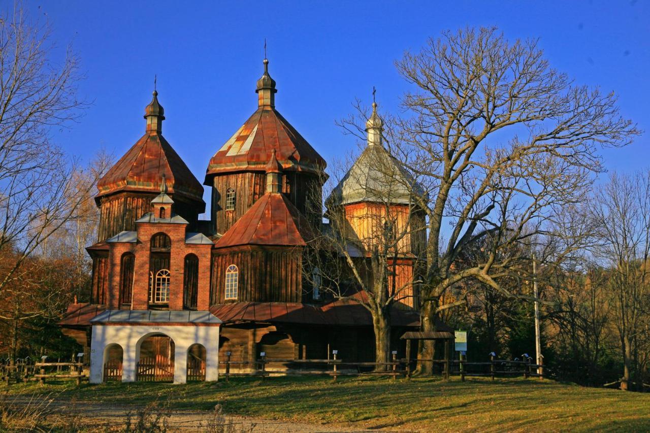 Domek Skowronek Z Basenem Lesko Exterior foto